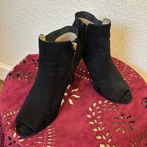 Marc Fisher 3 inch heeled booties sz 7